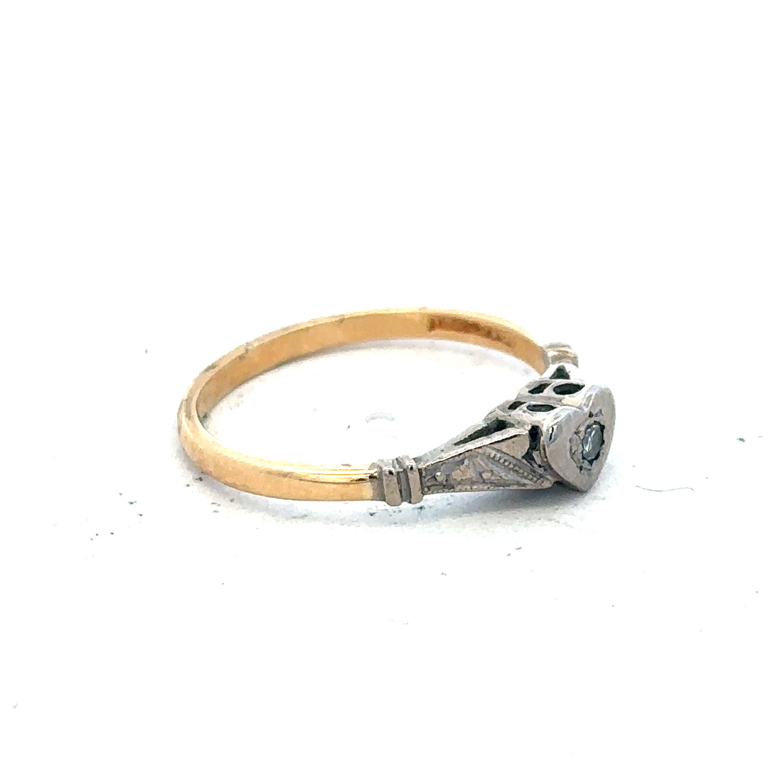 18ct yellow gold diamond ring size N with sparkling diamonds, showcasing elegant jewelry design.