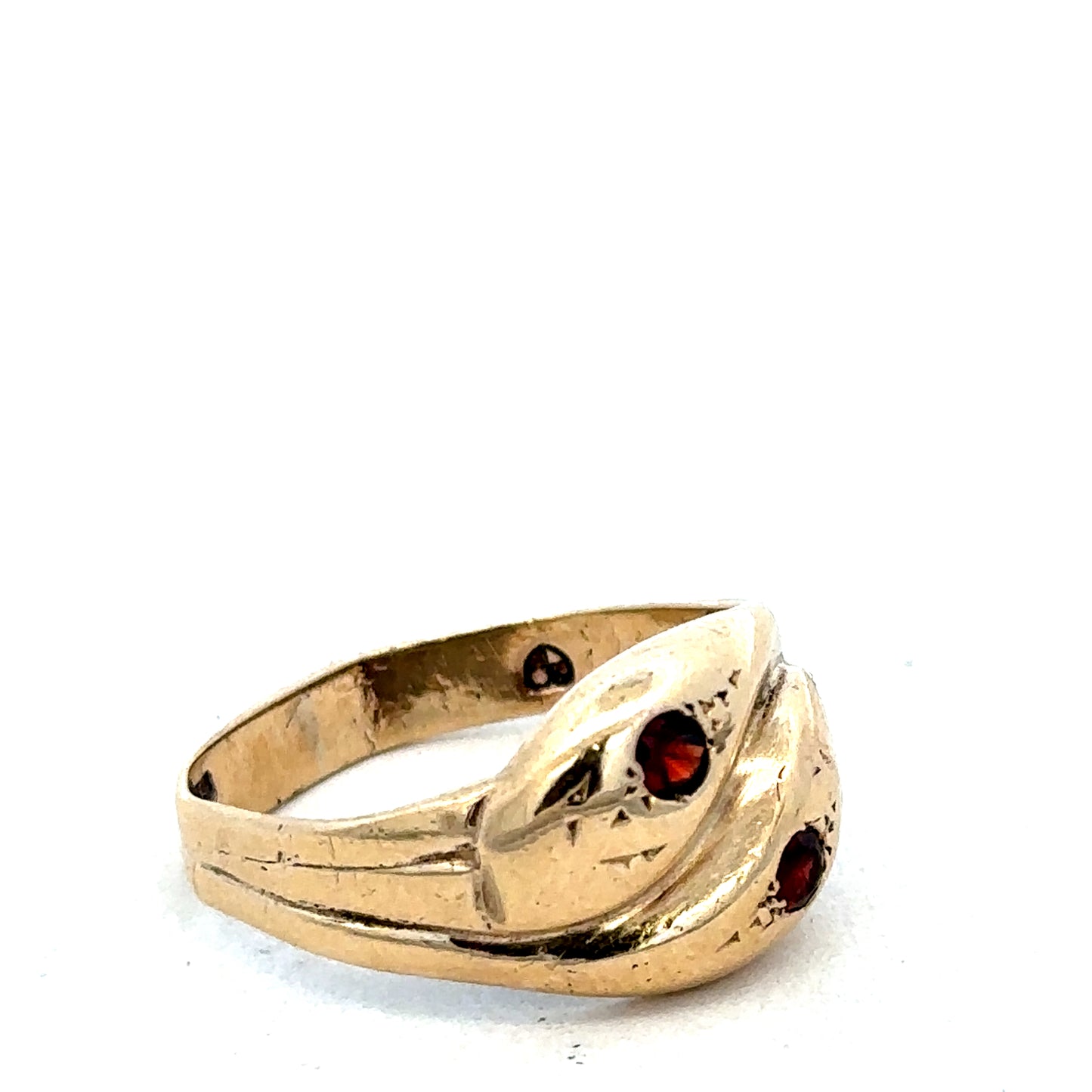 9ct yellow gold ring size R from Reeves and Sons, showcasing a polished band with a smooth finish.