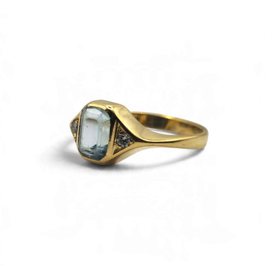 Reeves and Sons 18ct yellow gold aquamarine and diamond ring sh27610b