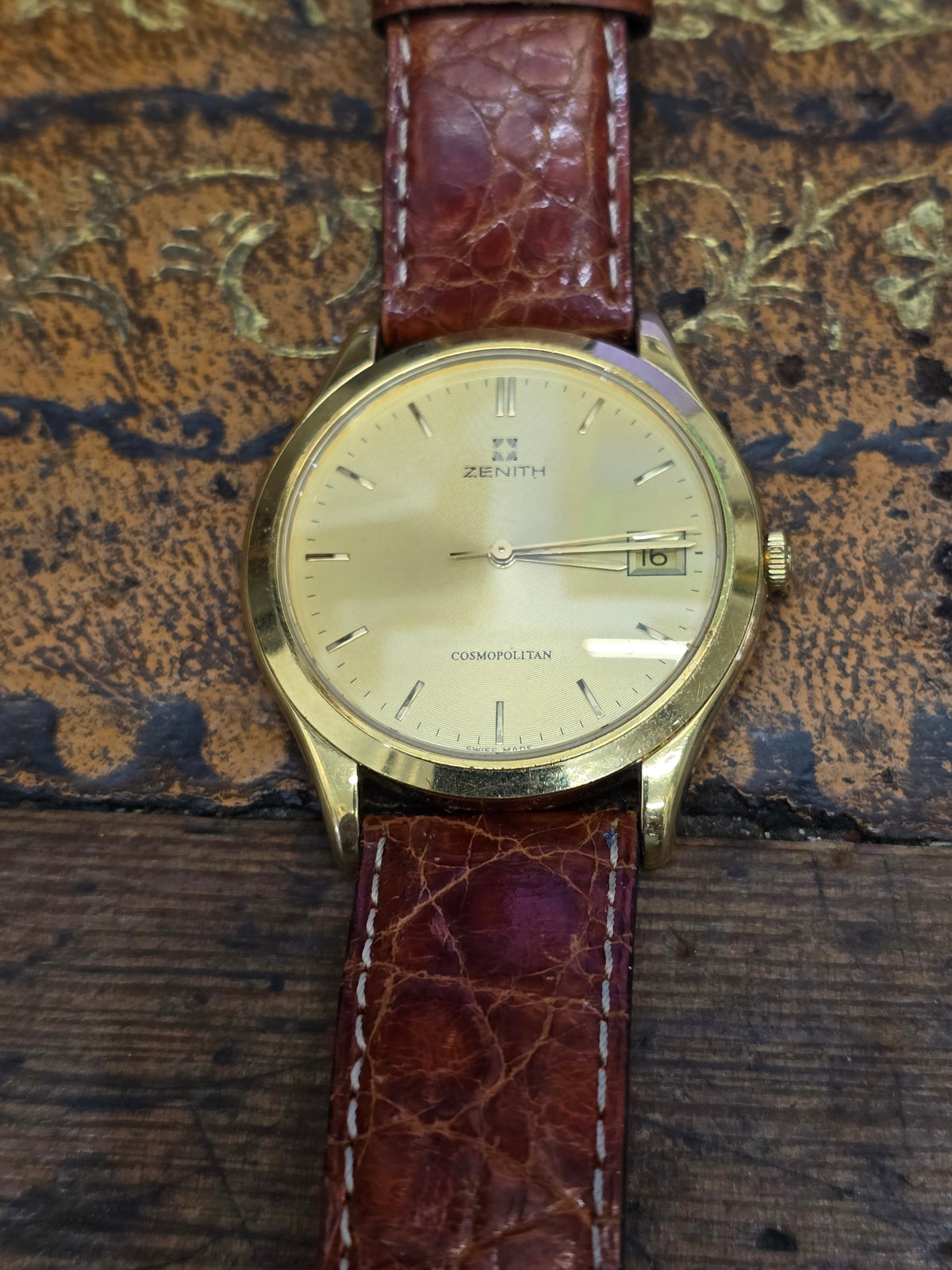 Vintage Zenith Cosmopolitan Gold-Plated Men's Wristwatch – Sunburst Dial, Date