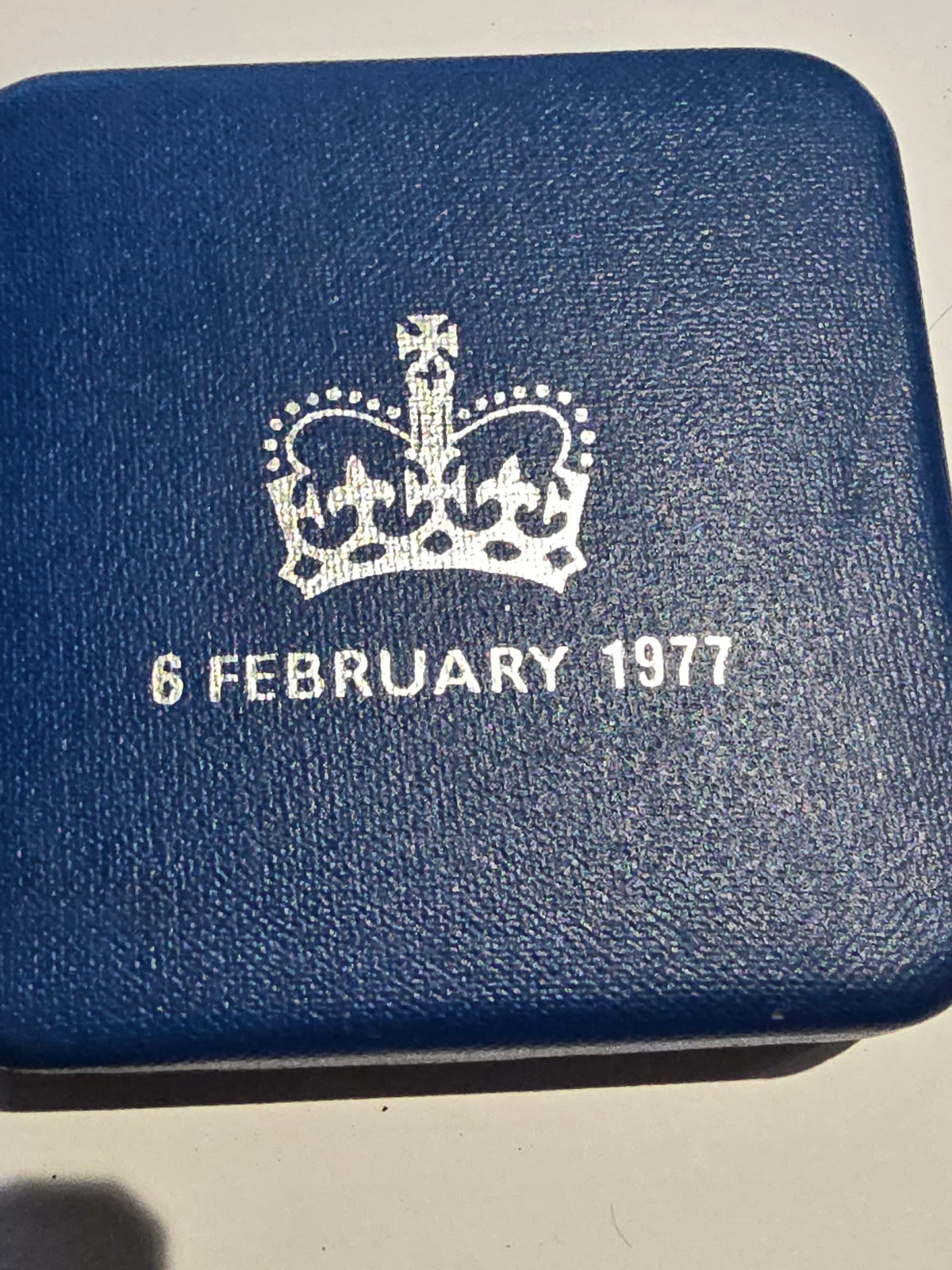 UK 1977 Silver Jubilee Crown Twenty-Five Pence (.925 Sterling Silver Proof Coin) (sh25003l)