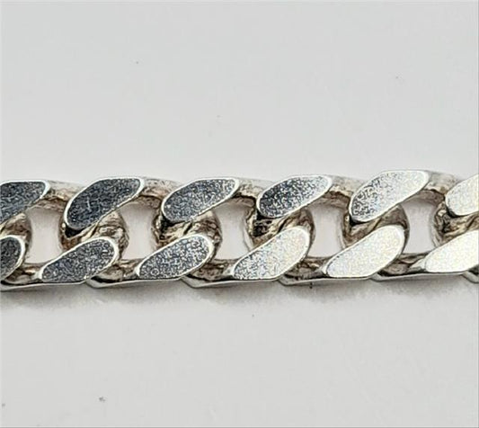 925 silver curb bracelet weighing 26g and measuring 20.5cm, featuring a classic chain design, unbranded jewelry accessory