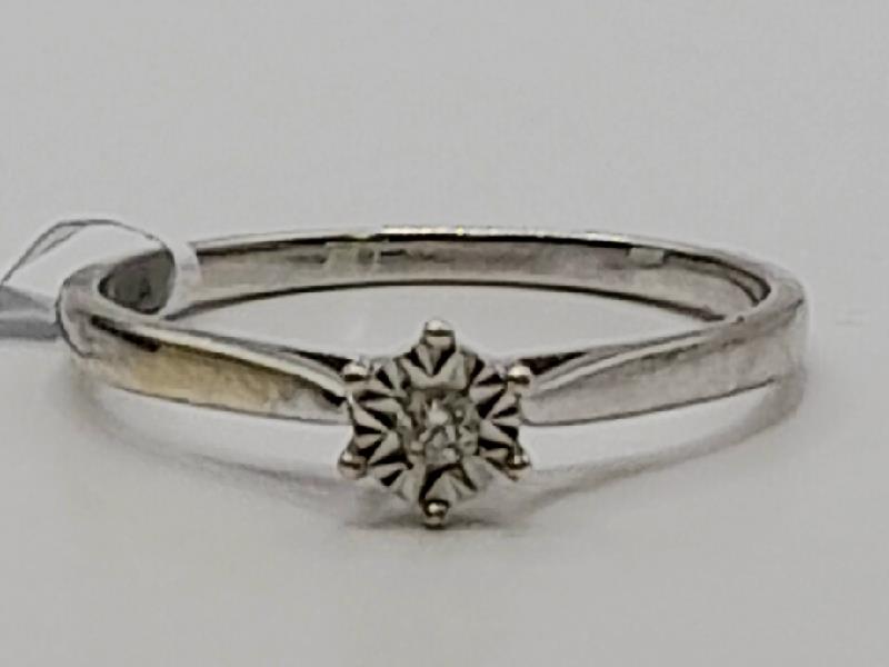 9ct white gold diamond ring in size N with sparkling diamonds, showcasing a classic and elegant design.