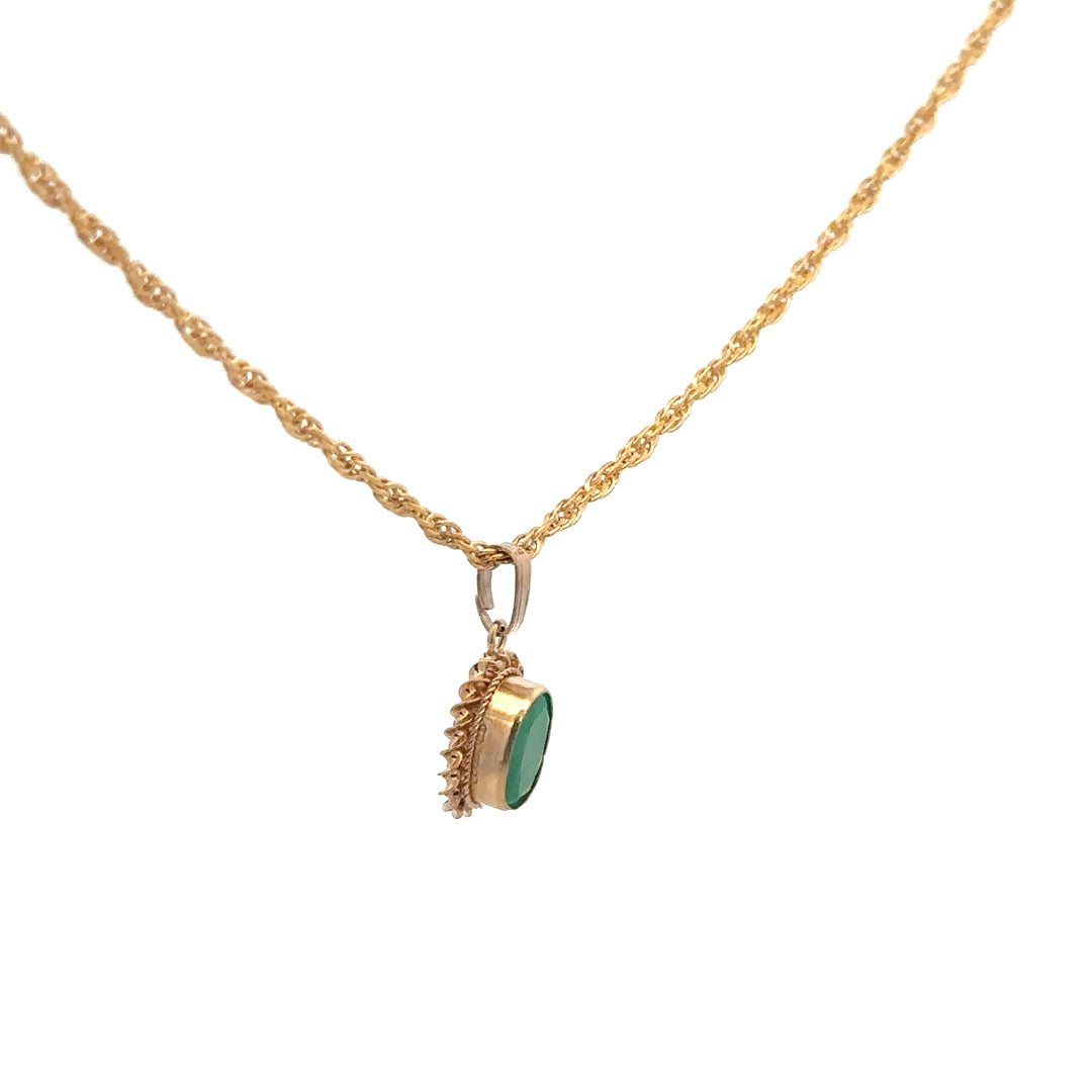 9ct yellow gold chain with pendant, lightweight jewelry accessory, shown with detailed view of the unbranded gold necklace.