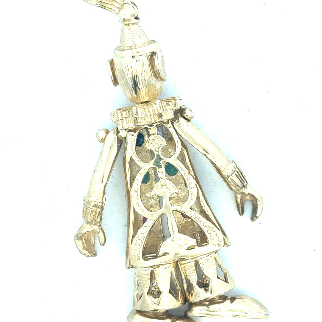 9ct yellow gold clown pendant weighing 20.3g, unbranded jewelry piece with detailed clown design for necklace or chain.