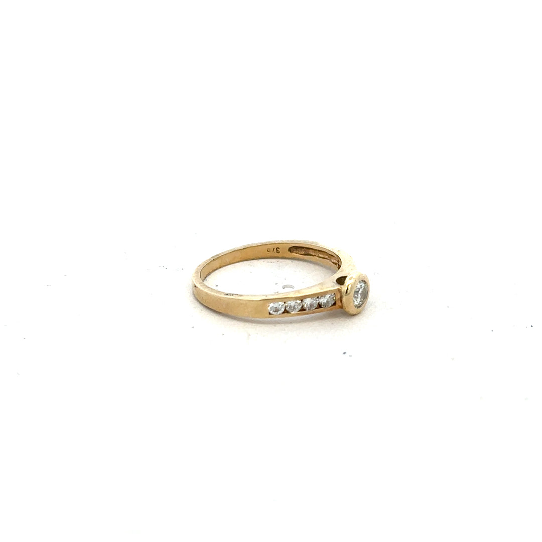 9ct yellow gold diamond ring in size N, featuring a sparkling diamond setting, unbranded jewelry.