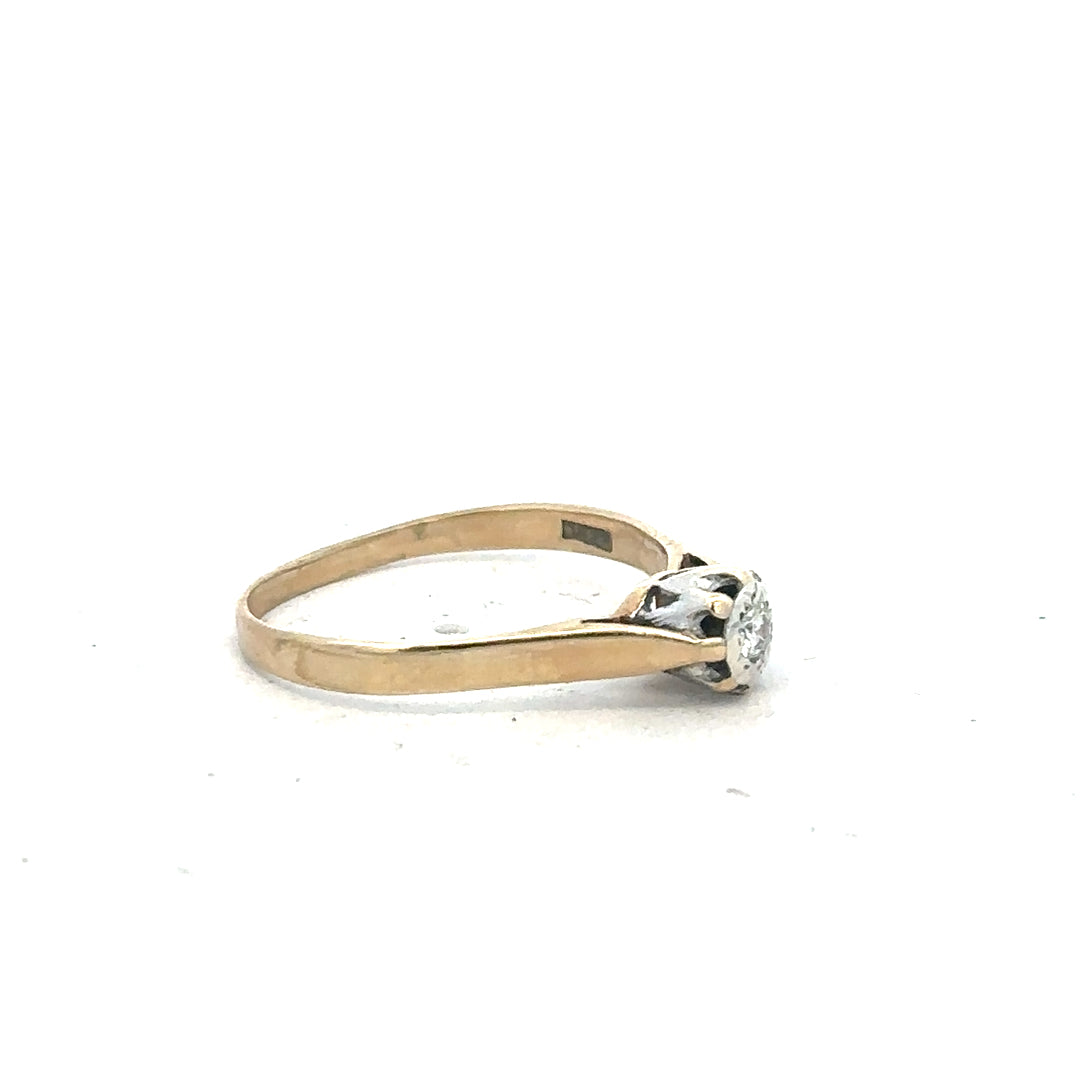 9ct yellow gold diamond ring in size O, featuring a sparkling diamond setting, unbranded jewelry design.