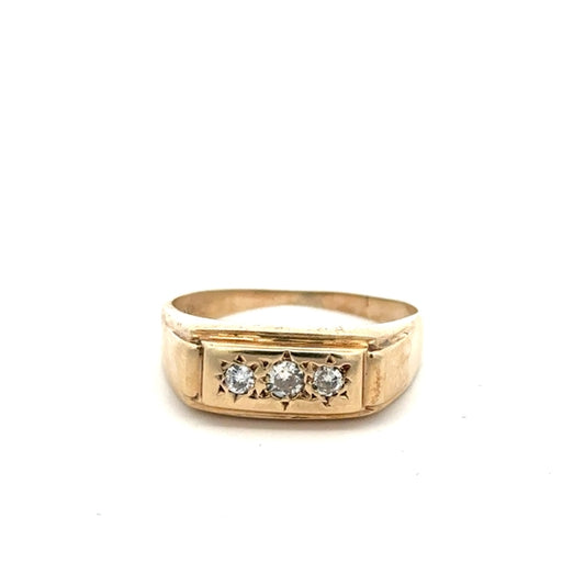 9ct yellow gold ring size W, unbranded, showcasing a polished band with a smooth finish and classic design.