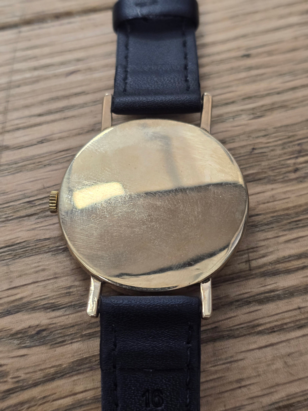 Vintage Juvenia 9ct yellow gold mechanical dress watch with sub seconds, by Reeves and Sons