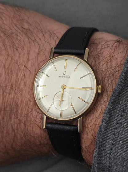 Vintage Juvenia 9ct yellow gold mechanical dress watch with sub-seconds dial by Reeves and Sons