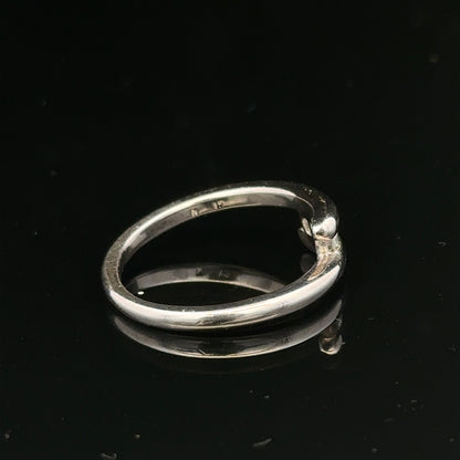 18ct white gold diamond ring size M.5 with sparkling diamonds, weighing 4.2g, unbranded jewelry shown in close-up image.