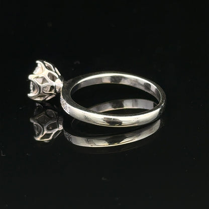 9ct white gold diamond ring in size M with 3.2g weight, featuring sparkling diamonds and a sleek, elegant design.