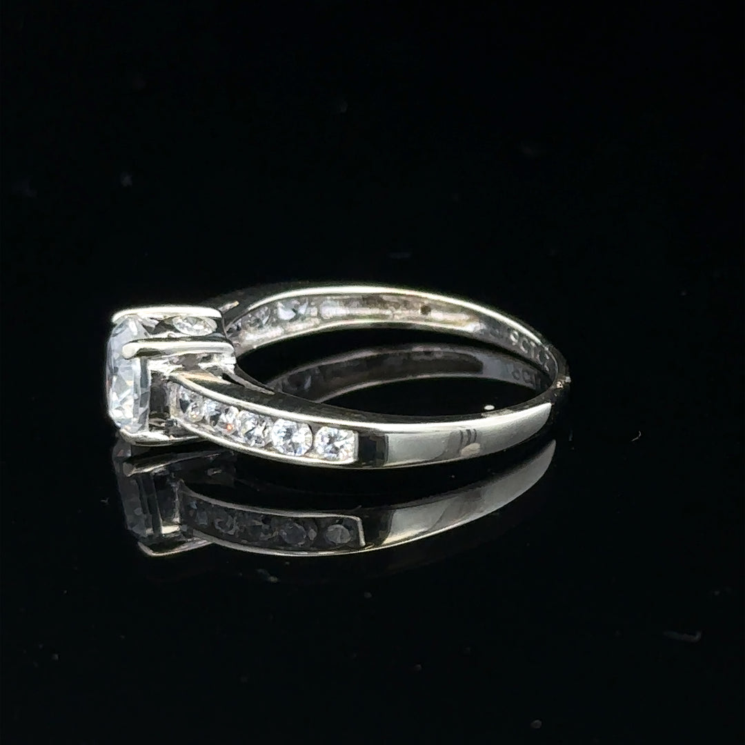 9ct white gold ring in size L 1/2, weighing 2g, unbranded, featuring a smooth polished finish.