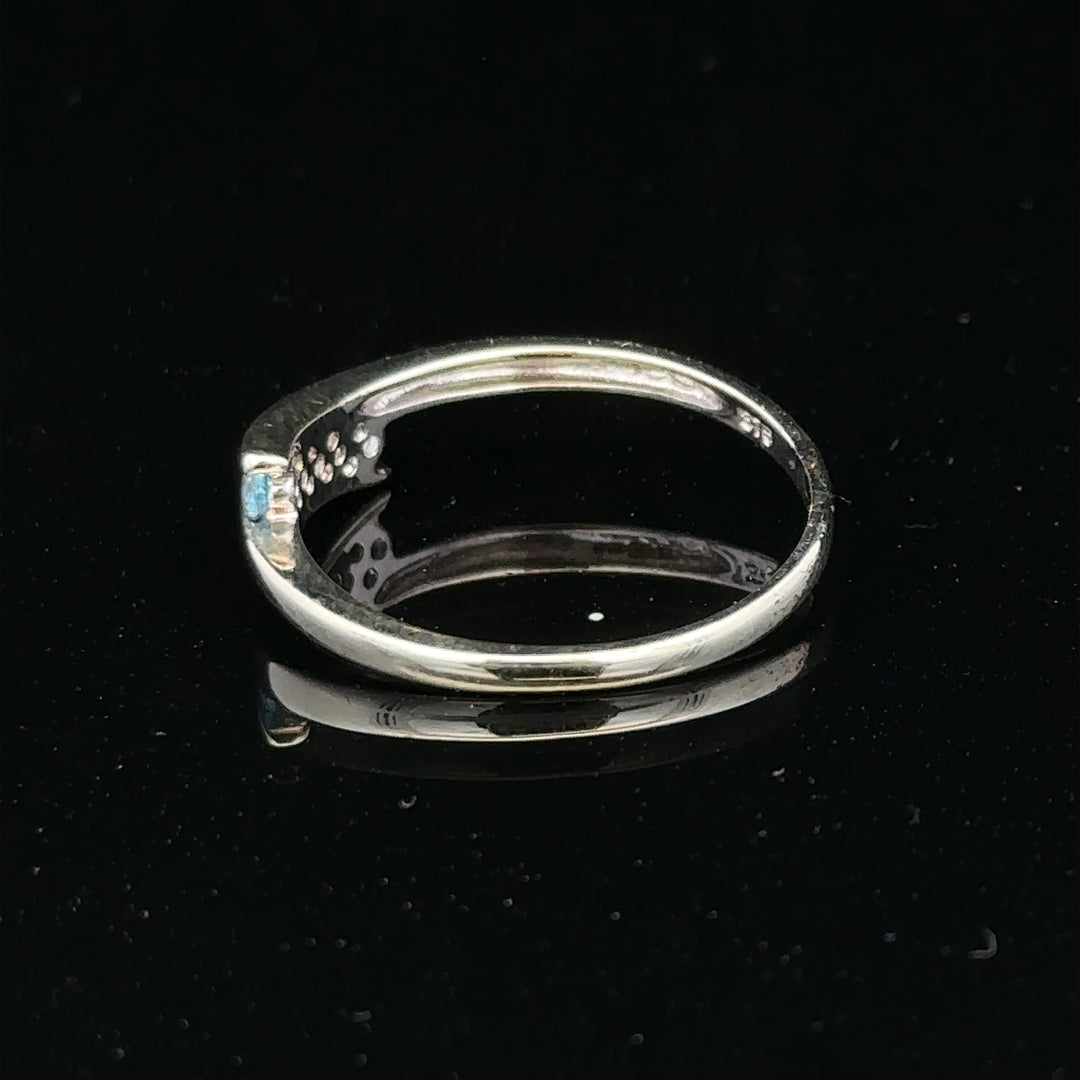 9ct white gold diamond ring size N1/2 with sparkling diamonds, showcasing a elegant design and fine craftsmanship.
