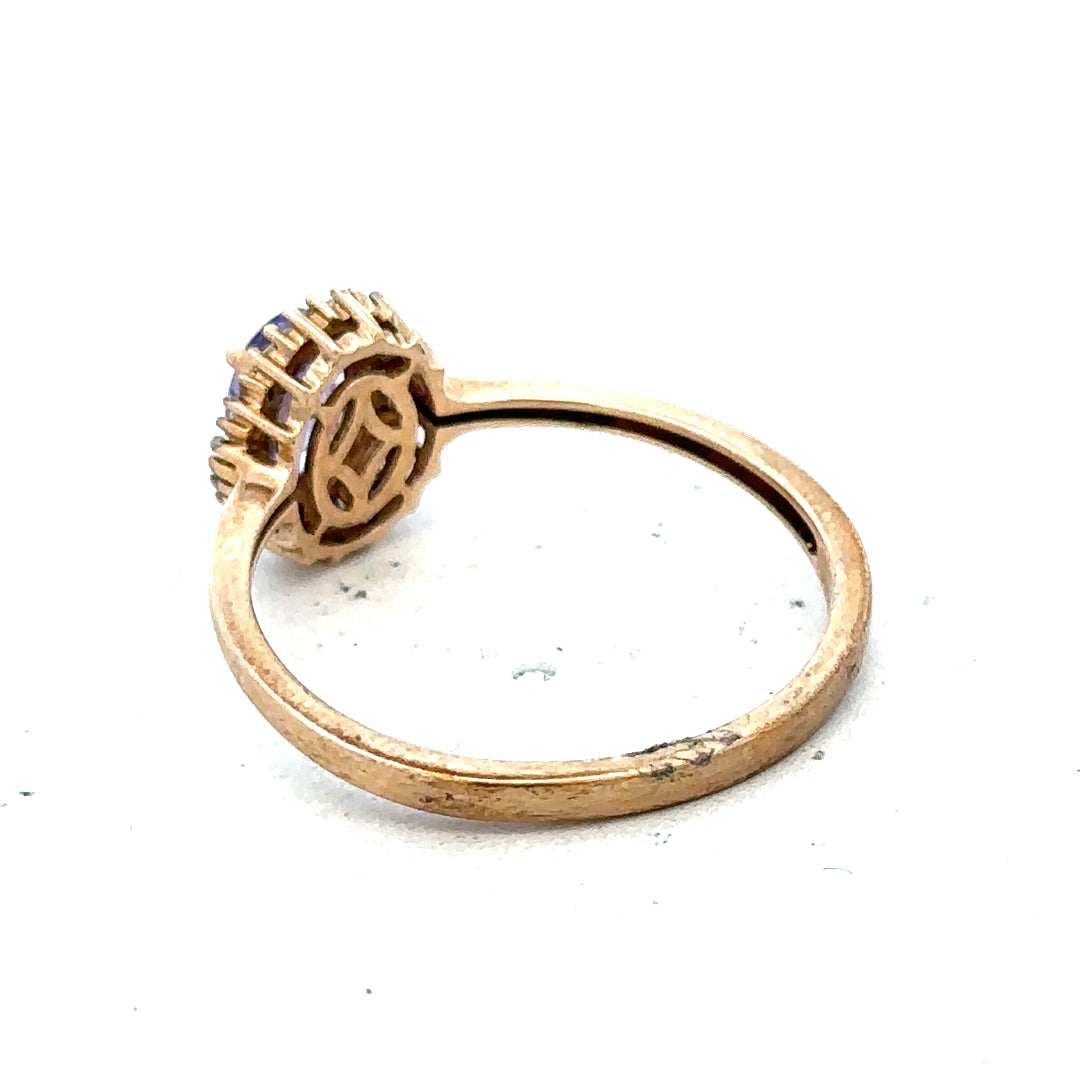 9ct yellow gold diamond ring in size T with sparkling diamonds, showcasing elegance and craftsmanship.