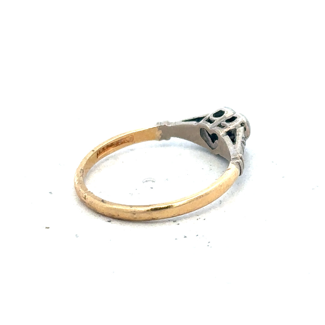 18ct yellow gold diamond ring size N, unbranded, featuring a sparkling diamond centerpiece with a polished gold band.
