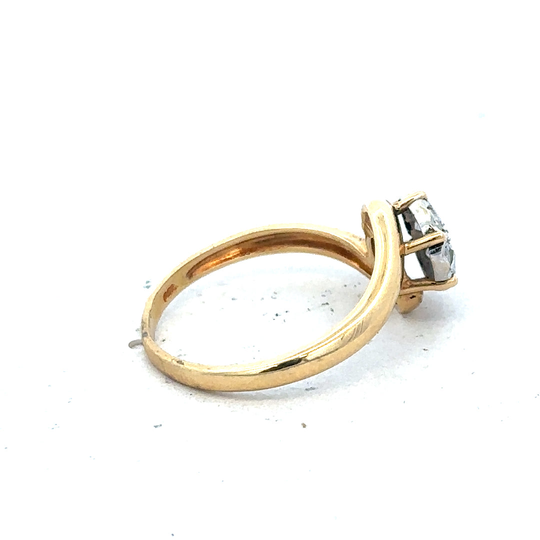 18ct yellow gold diamond ring in size L1/2 with sparkling diamonds, showcasing a elegant unbranded jewelry design.
