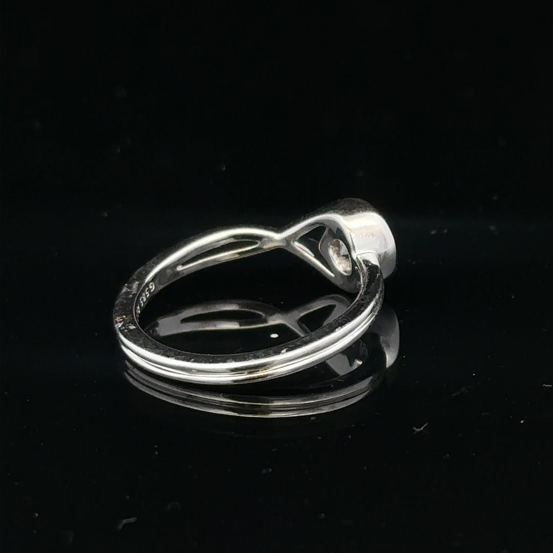 14ct white gold lab-grown diamond ring in size I with sparkling diamonds, showcasing elegant craftsmanship and fine jewelry design.