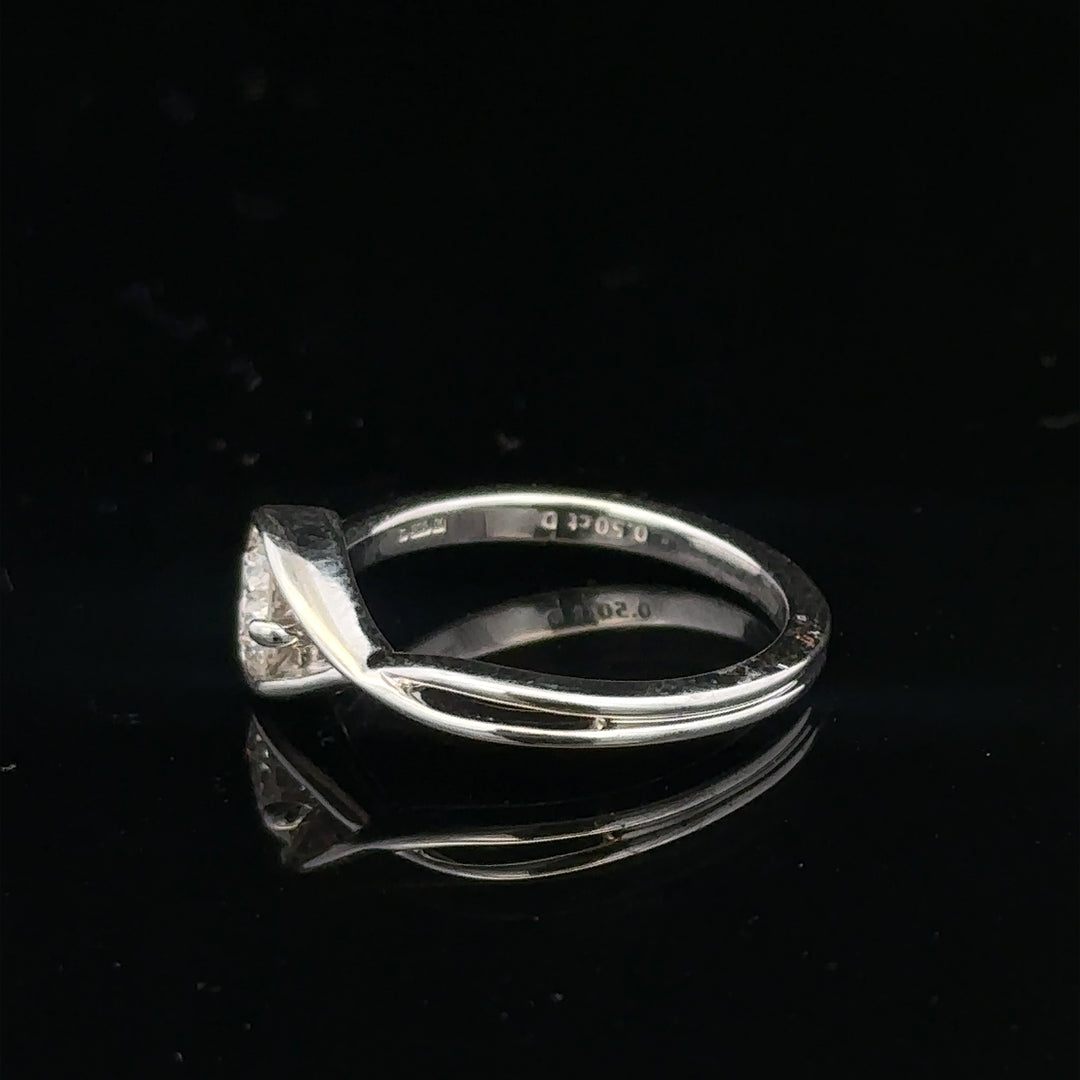 14ct white gold lab-grown diamond ring size I with sparkling diamonds, showcasing elegant jewelry design.