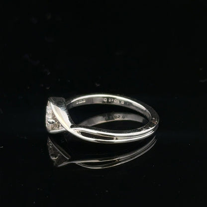 14ct white gold lab-grown diamond ring size I with sparkling diamonds, showcasing elegant jewelry design.