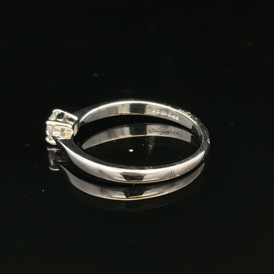 18ct white gold diamond ring in size M with sparkling diamonds, showcasing a elegant, timeless jewelry design.