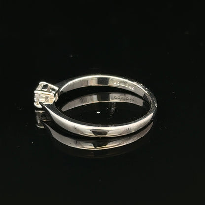 18ct white gold diamond ring in size M with sparkling diamonds, showcasing a elegant, timeless jewelry design.