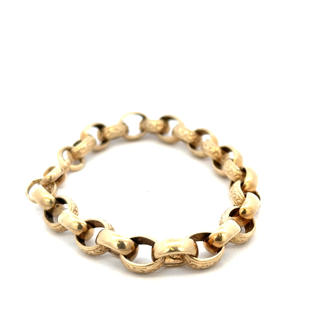 9ct yellow gold belcher bracelet with 21.7g weight, featuring linked chain design and Reeves and Sons branding.