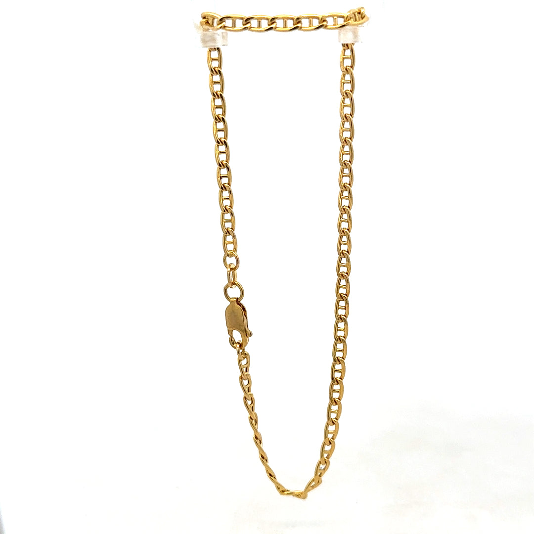 9ct yellow gold bracelet weighing 2.2g, featuring a delicate chain design, from Reeves and Sons.