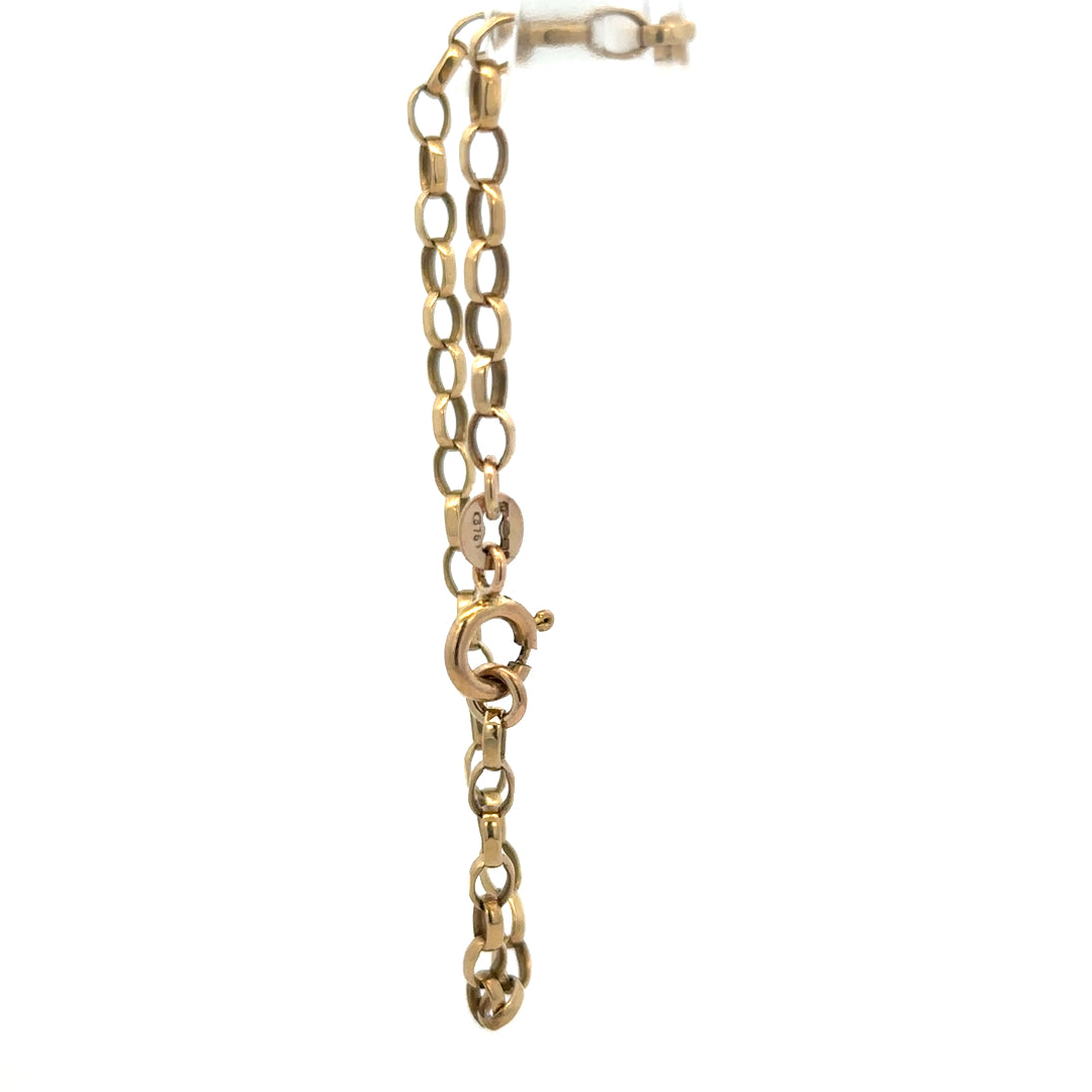 9ct yellow gold belcher bracelet weighing 3.1g with textured links, crafted by Reeves and Sons.