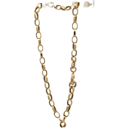 9ct yellow gold belcher bracelet weighing 3.1g, featuring interlinked chain links, crafted by Reeves and Sons.