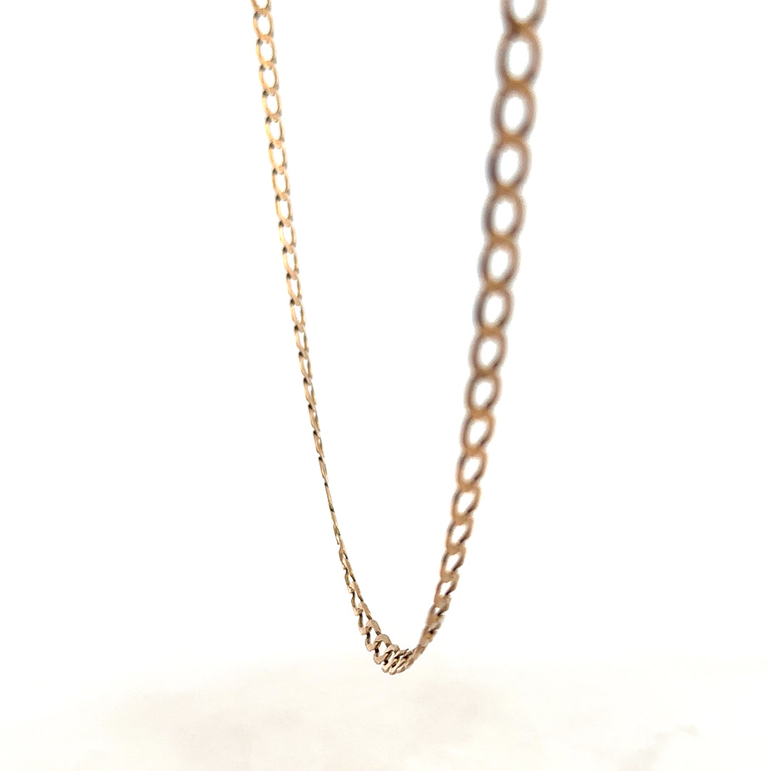 9ct yellow gold curb chain weighing 7.6g, featuring a classic linked design, crafted by Reeves and Sons.