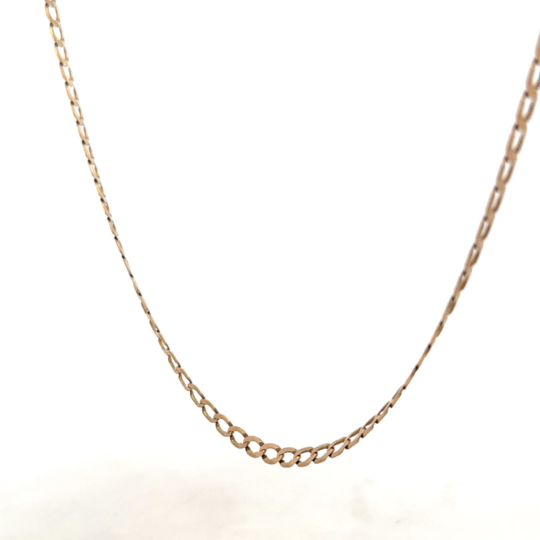 9ct yellow gold curb chain weighing 7.6g, featuring a classic linked design, crafted by Reeves and Sons.