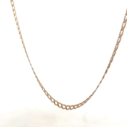 9ct yellow gold curb chain weighing 7.6g, featuring a classic linked design, crafted by Reeves and Sons.