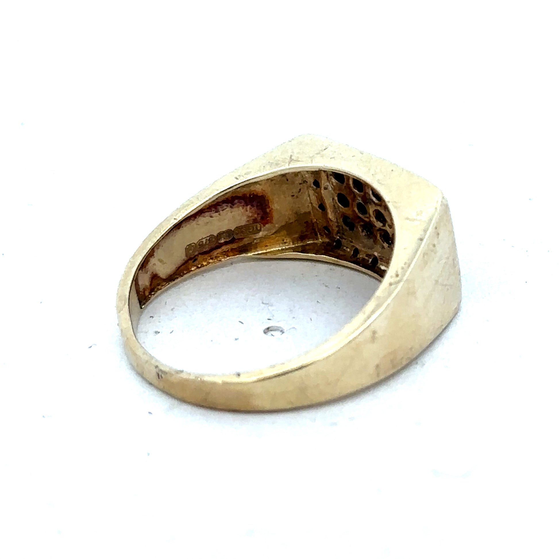 9ct yellow gold diamond ring in size U with sparkling diamonds, crafted by Reeves and Sons.