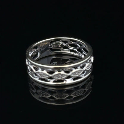 Reeves and Sons 9ct white gold diamond ring size L, featuring a sparkling diamond set in a sleek band.