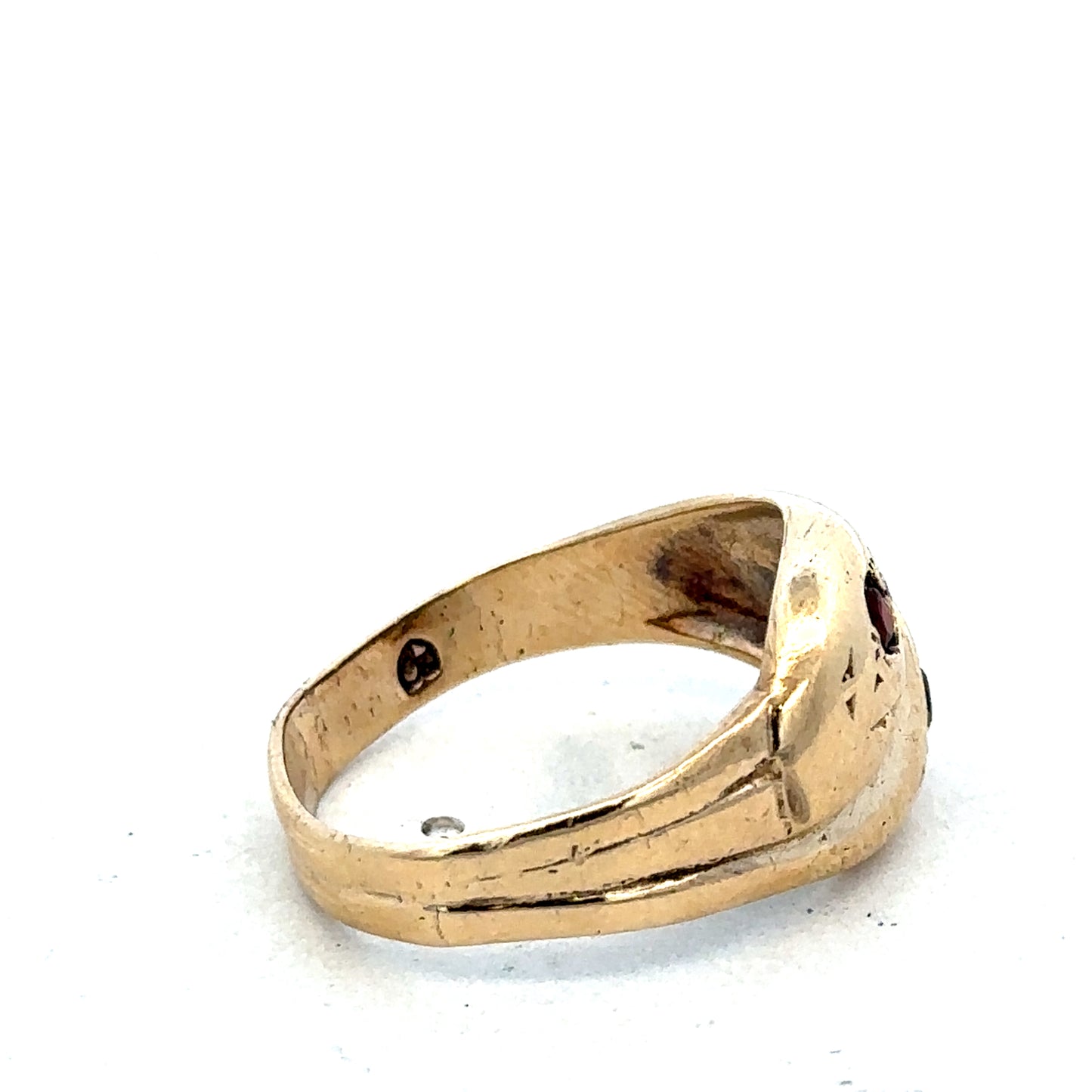 9ct yellow gold ring size R by Reeves and Sons, showcasing a smooth polished band with subtle gold shine.