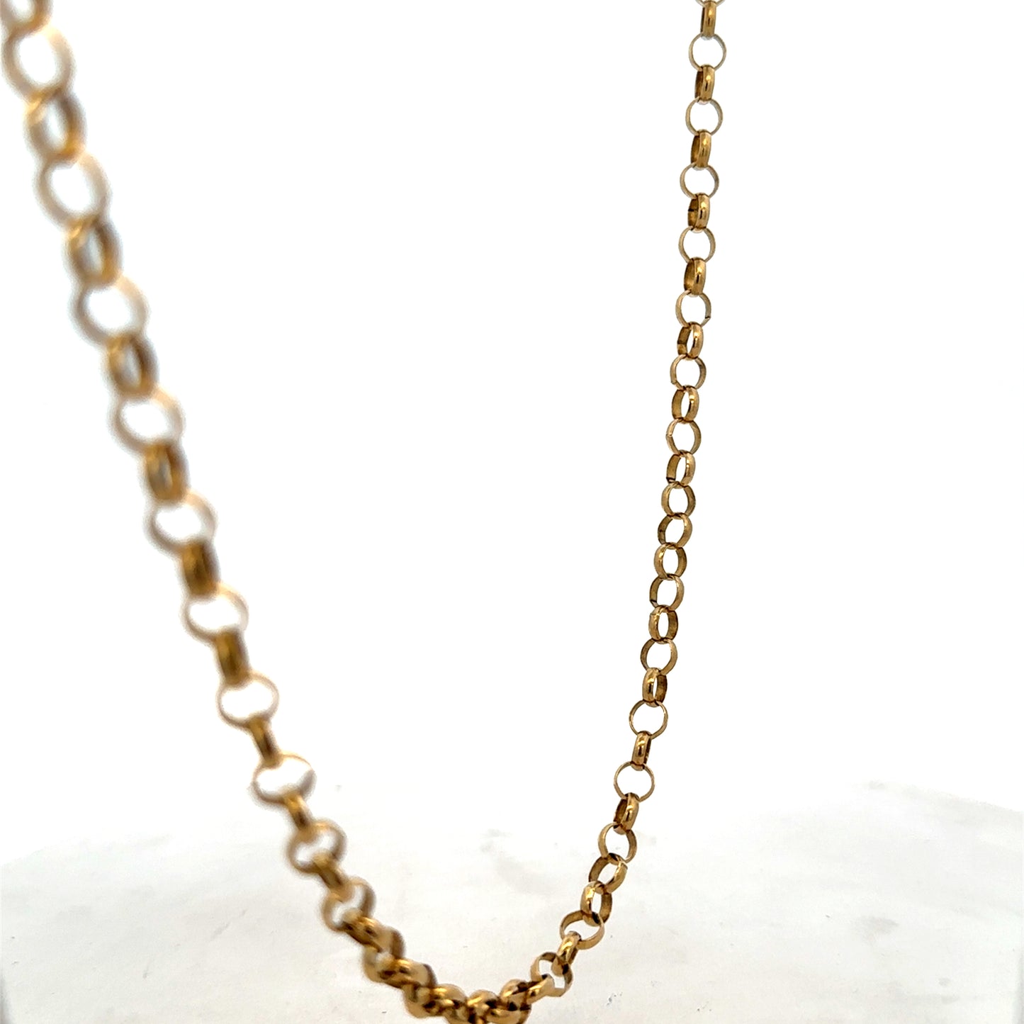 9ct yellow gold belcher chain from Reeves and Sons, 15g, showcasing a classic jewelry chain with polished links.