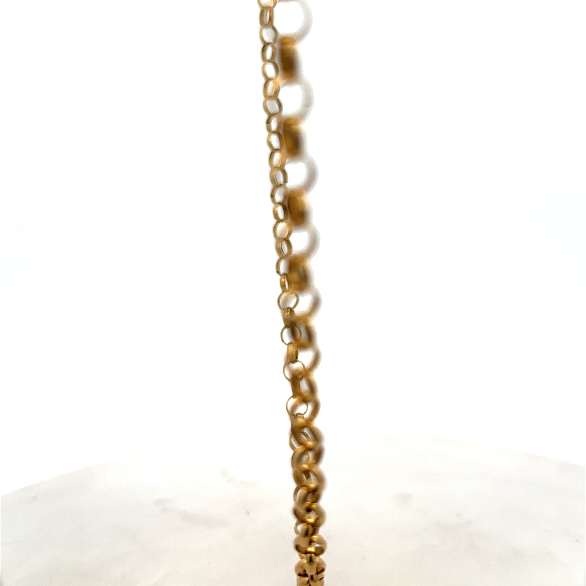 9ct yellow gold belcher chain weighing 15g, featuring interlinked round links, from Reeves and Sons.