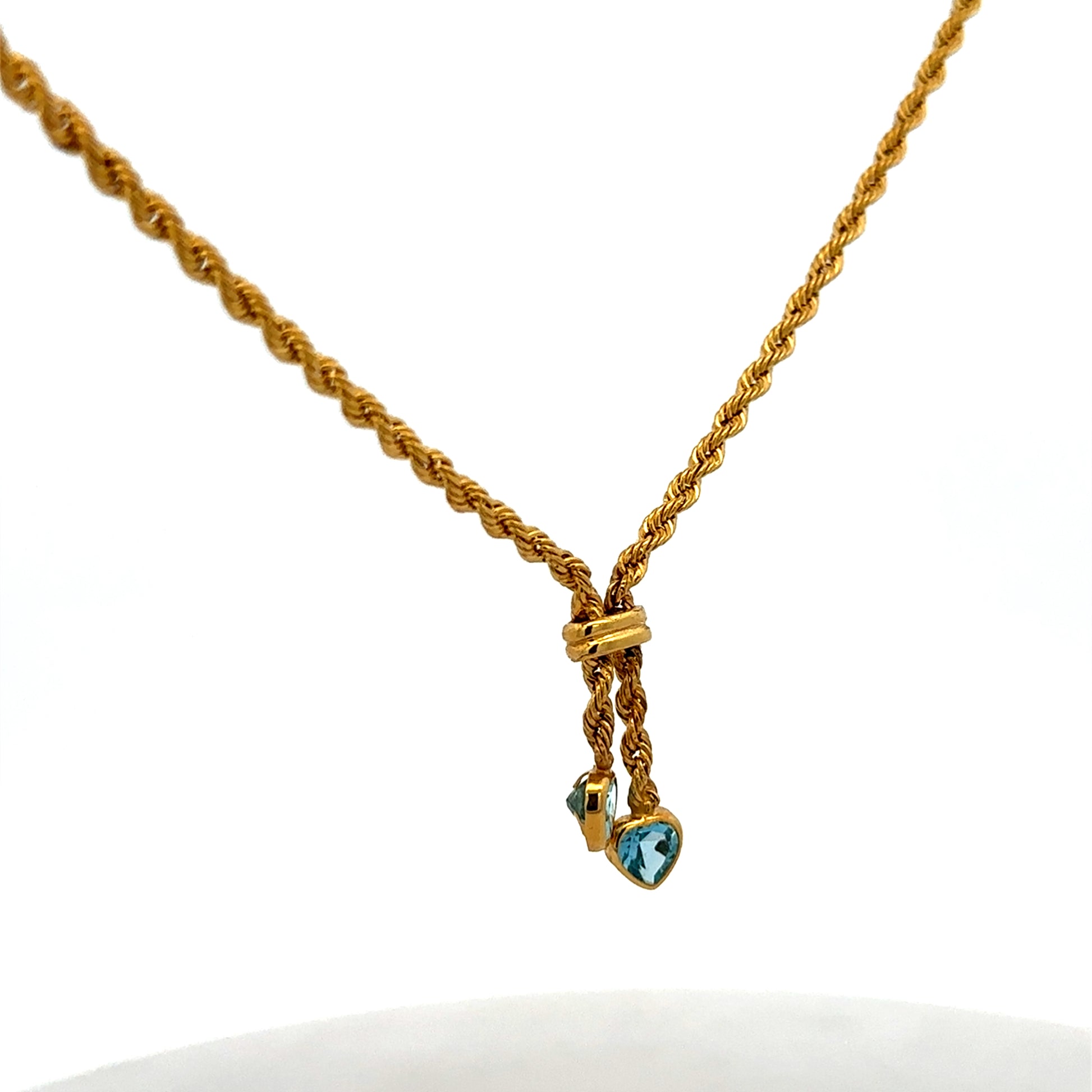 9ct yellow gold chain weighing 3.8g, Reeves and Sons, with detailed links visible in the image.