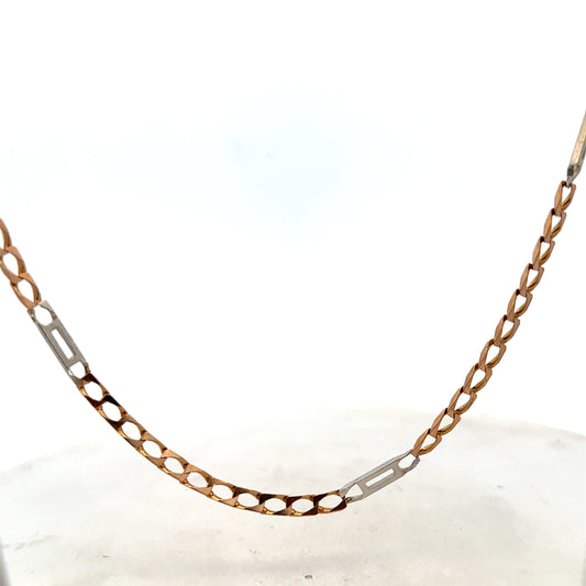 9ct yellow gold chain weighing 13.9g, featuring a classic link design by Reeves and Sons.