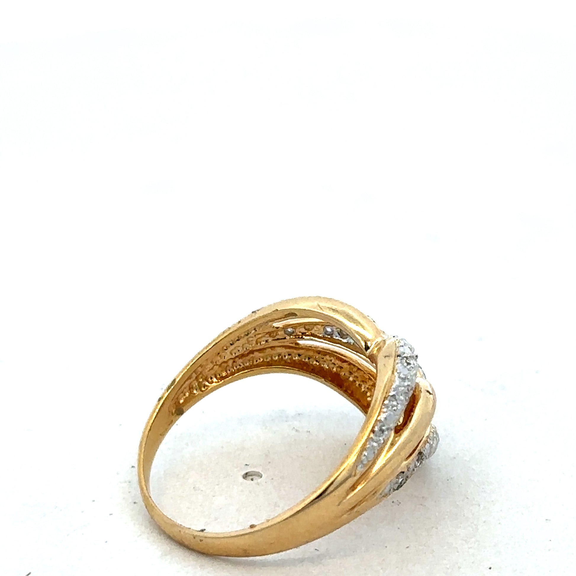 18ct yellow gold diamond ring by Reeves and Sons with sparkling diamonds and a classic design.