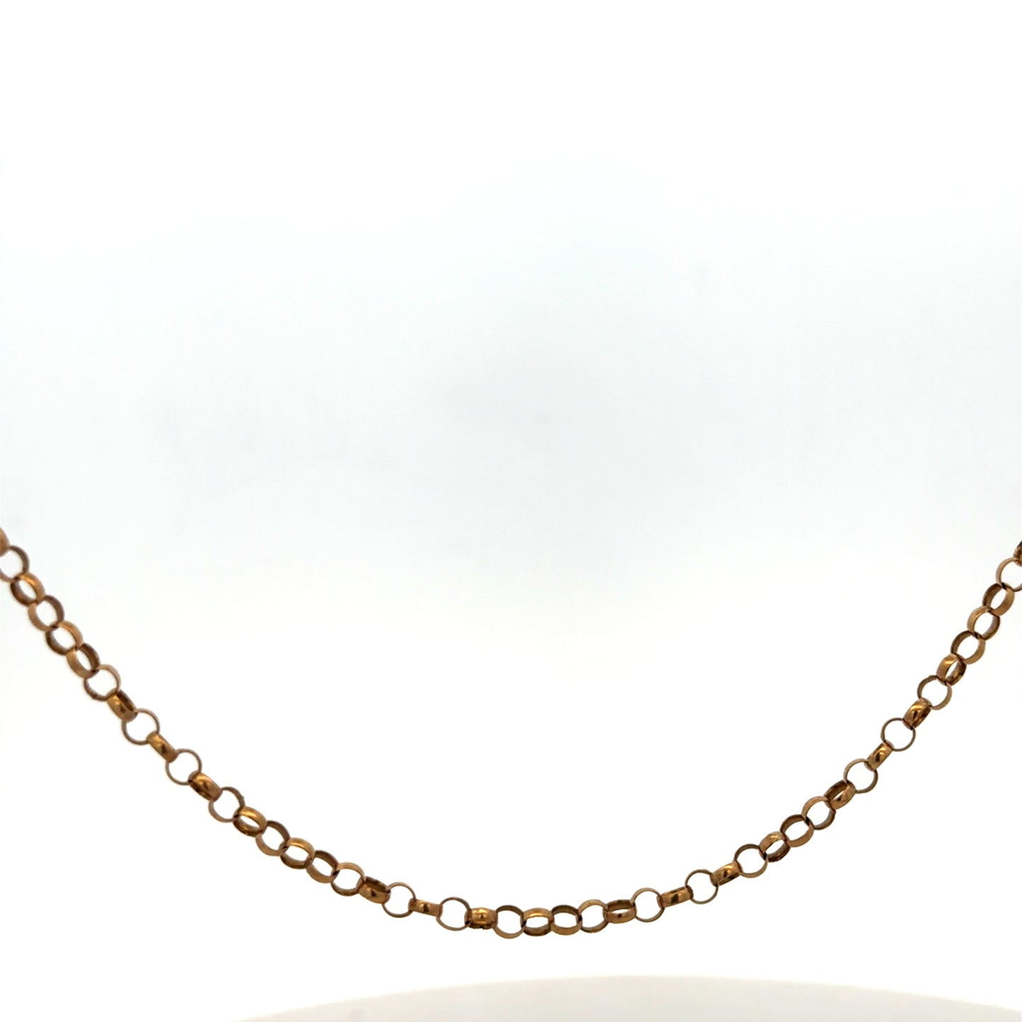 9ct yellow gold belcher chain weighing 4.7g, crafted by Reeves and Sons, featuring a classic linked design.