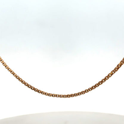 Reeves and Sons 9ct yellow gold chain weighing 6.5g, featuring a classic link design on a plain background