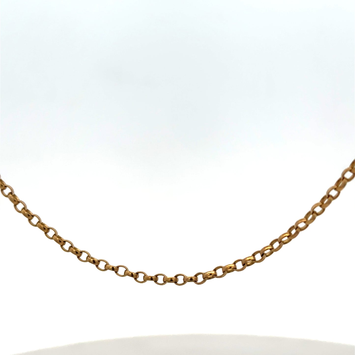 Yellow gold belcher chain by Reeves and Sons, 9ct gold, 6.2g, showcasing the linked chain design and polished finish.