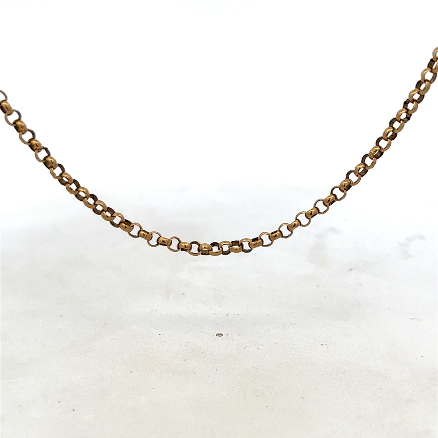 9ct yellow gold belcher chain weighing 14.5g, crafted by Reeves and Sons, featuring interlinked round gold links.