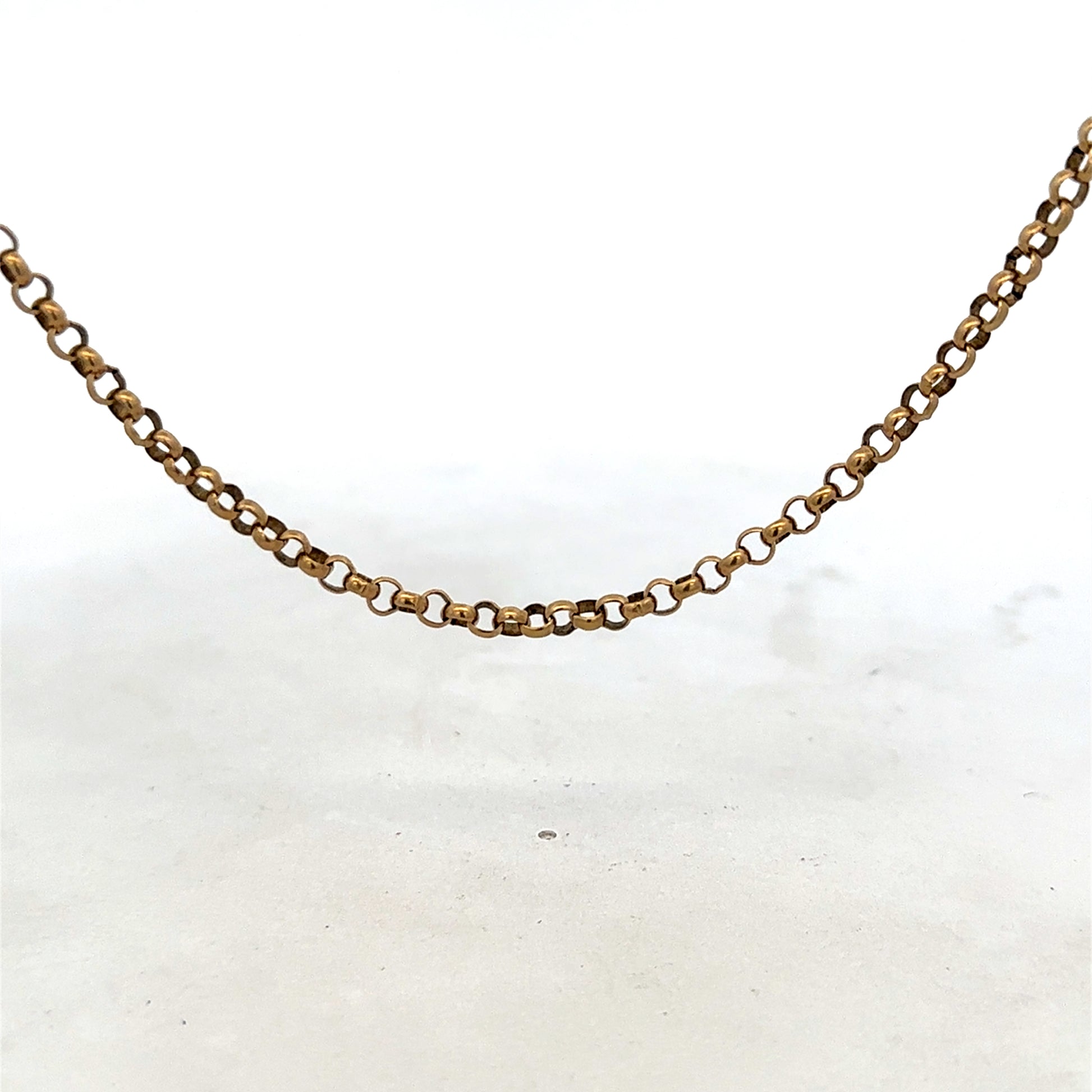 9ct yellow gold belcher chain weighing 14.5g, crafted by Reeves and Sons, featuring interlinked round gold links.