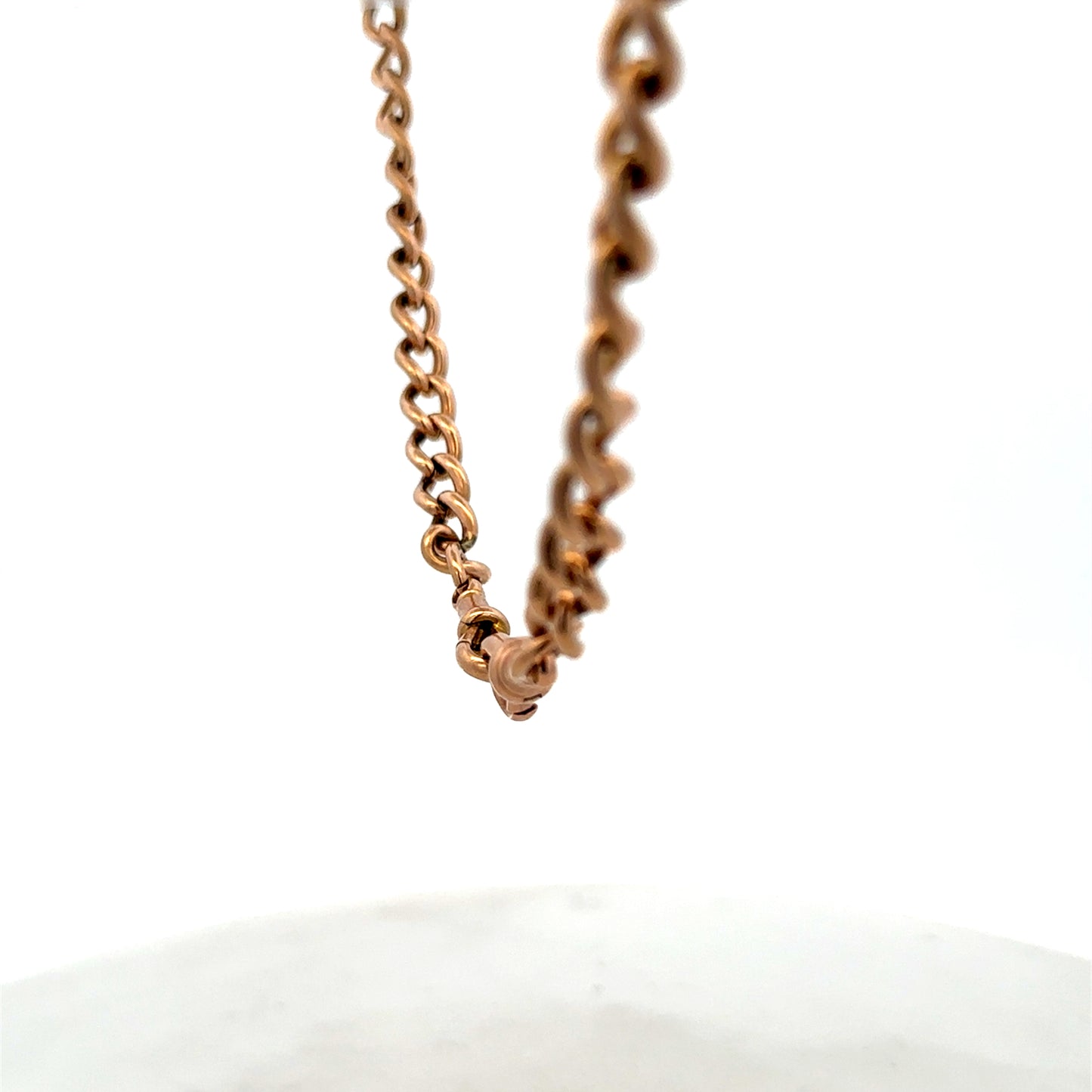 9ct yellow gold bracelet by Reeves and Sons, showcasing a 31.3g chain with intricate links and polished finish.
