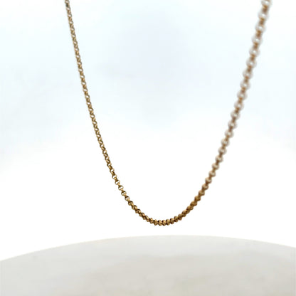 9ct yellow gold belcher chain weighing 2.8g, featuring classic linked design by Reeves and Sons.