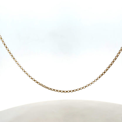 9ct yellow gold belcher chain with a smooth link design, weighing 2.8g, crafted by Reeves and Sons.