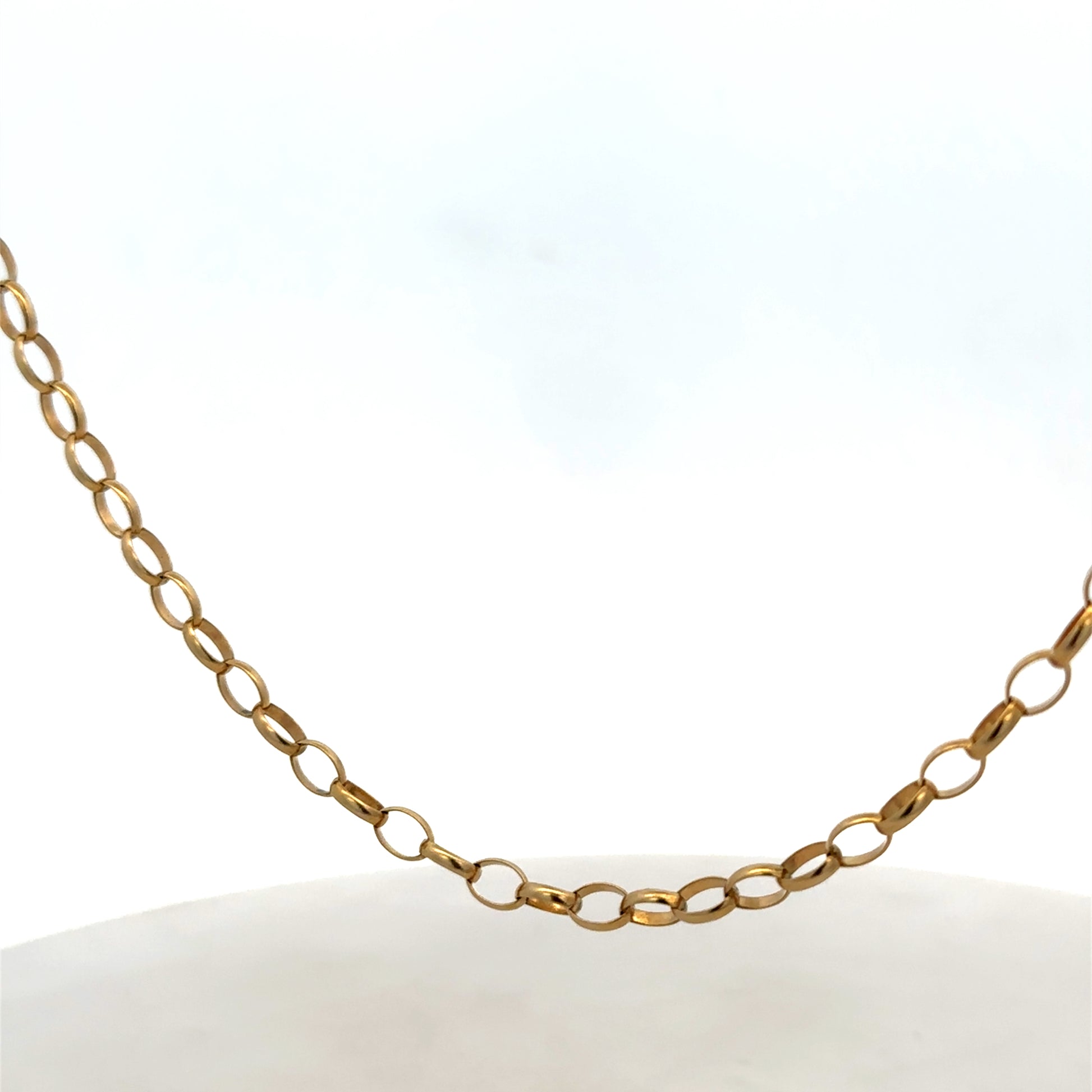 9ct yellow gold belcher chain with a polished finish, weighing 7.8g, from Reeves and Sons.